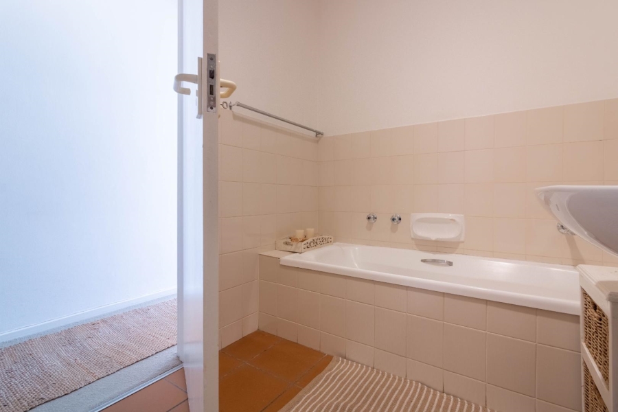 To Let 2 Bedroom Property for Rent in Devils Peak Western Cape